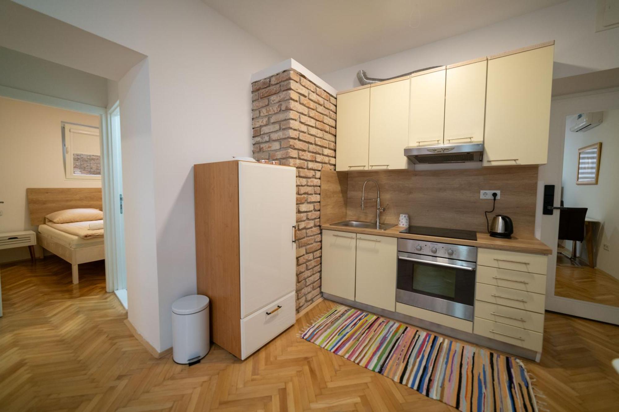 Four Seasons Apartament